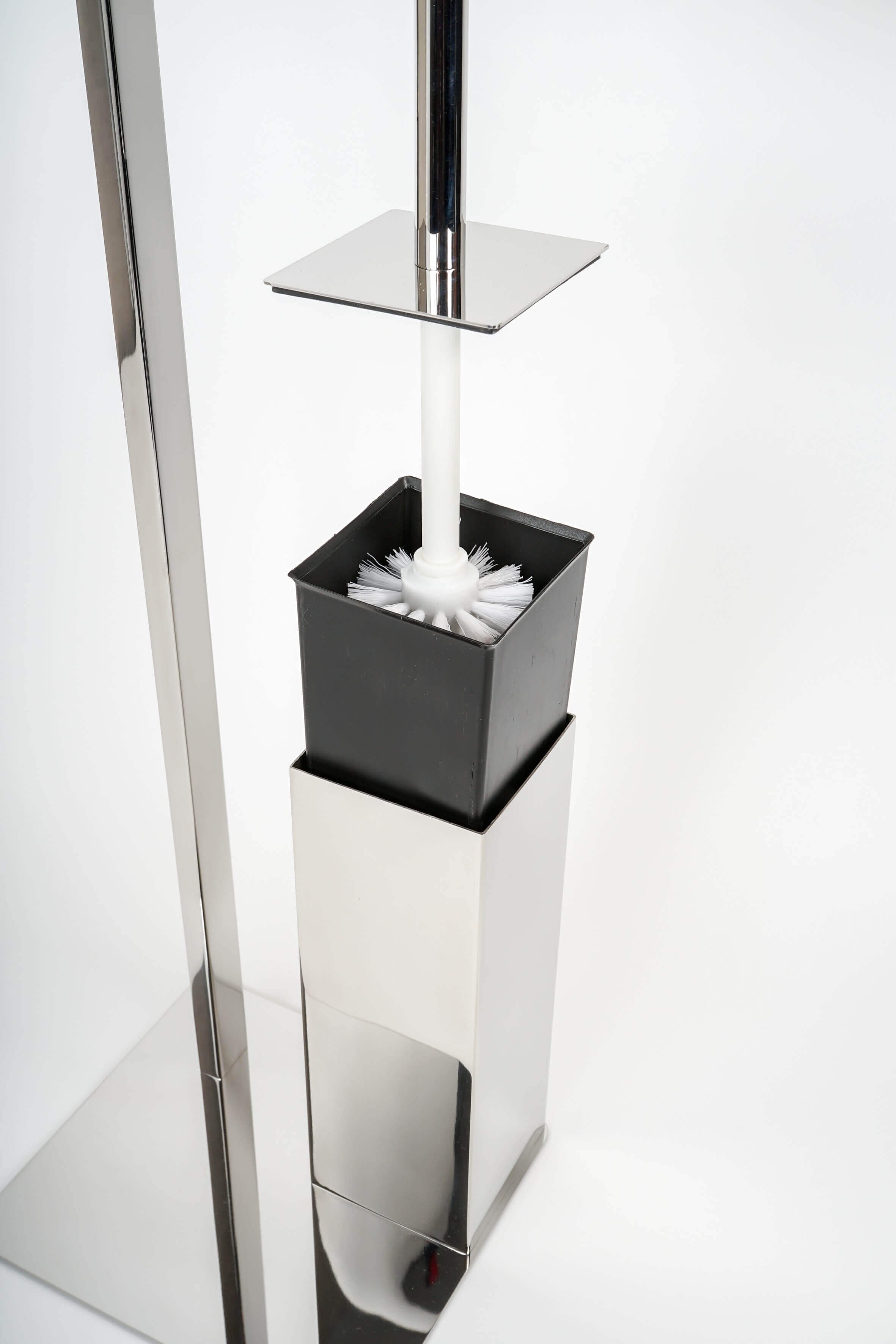 Piantana portarotolo con scopino incluso in acciaio inox 304 Zeus di Metaform