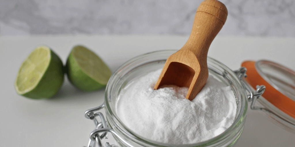 Cosa fare (e non fare) per pulire il calcare dai sanitari con metodi naturali