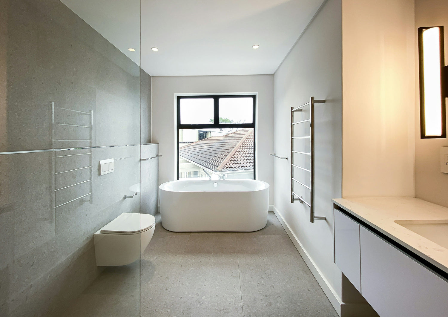 Ristrutturare un Bagno Piccolo: 10 soluzioni salvaspazio che funzionano (Davvero)