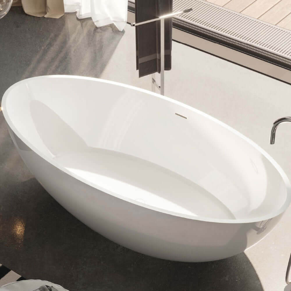 Vasca da bagno freestanding in solid surface bianco lucido o bianco opaco Mod. Carezza Treesse Arcshop