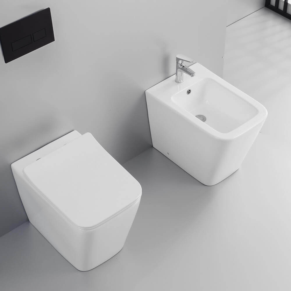 Sanitari filomuro in ceramica bianco lucido vaso rimless design squadrato | Levanzo Arcshop