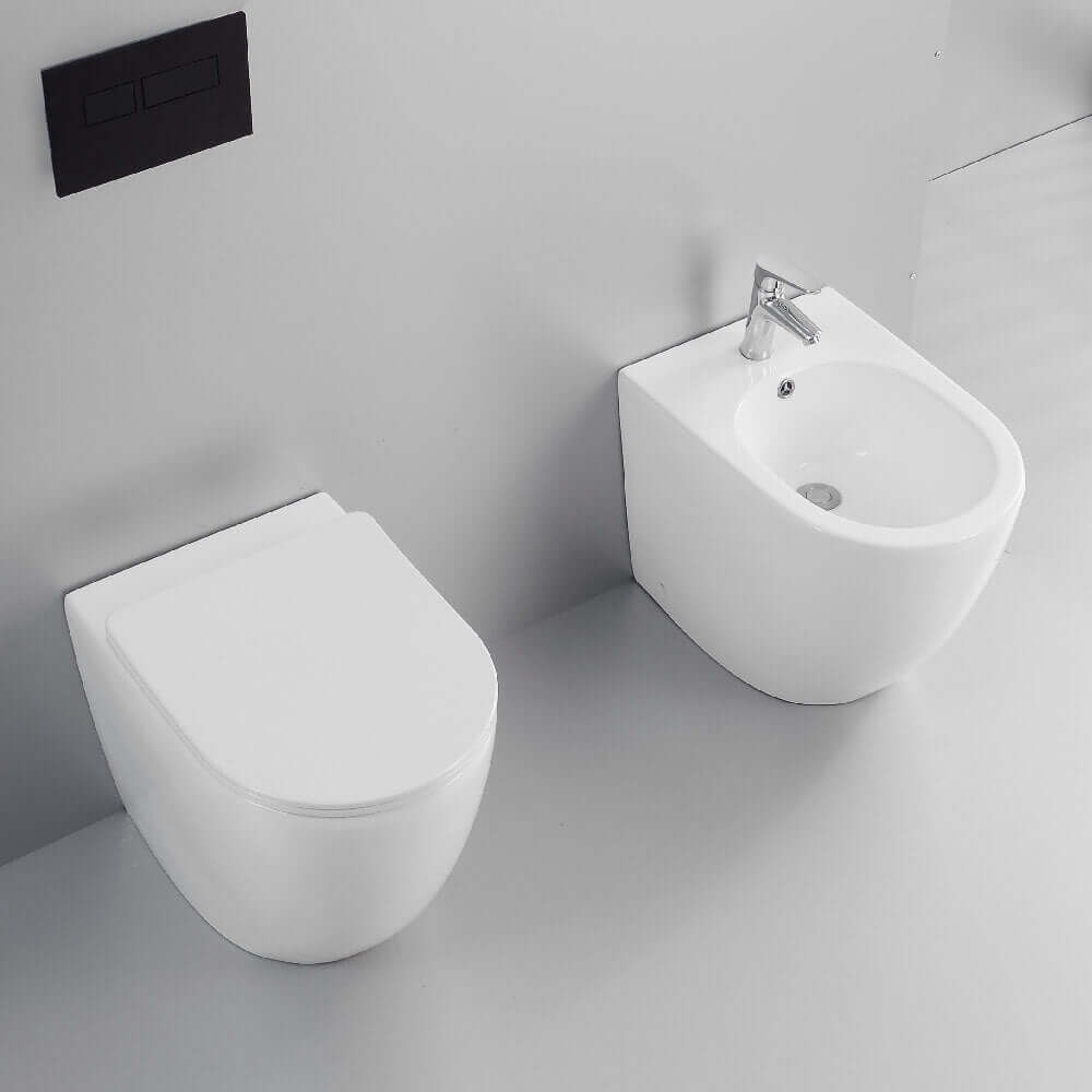 Sanitari filomuro in ceramica bianco lucido vaso rimless | Alicante