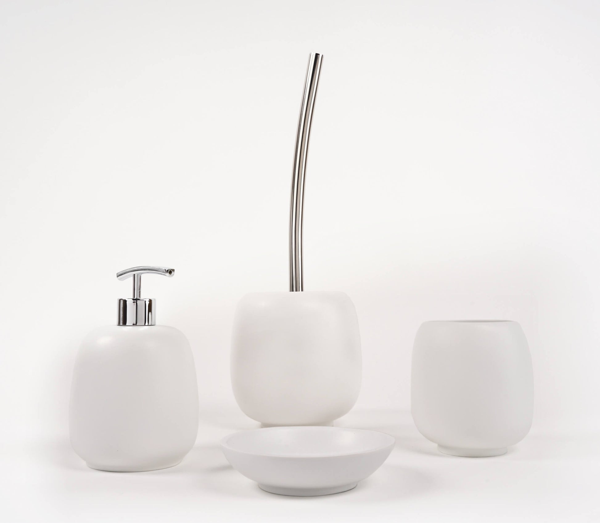 Set dispenser portarotolo scopino e potrasapone in resina bianca Afra di Metaform 4 pezzi Arcshop