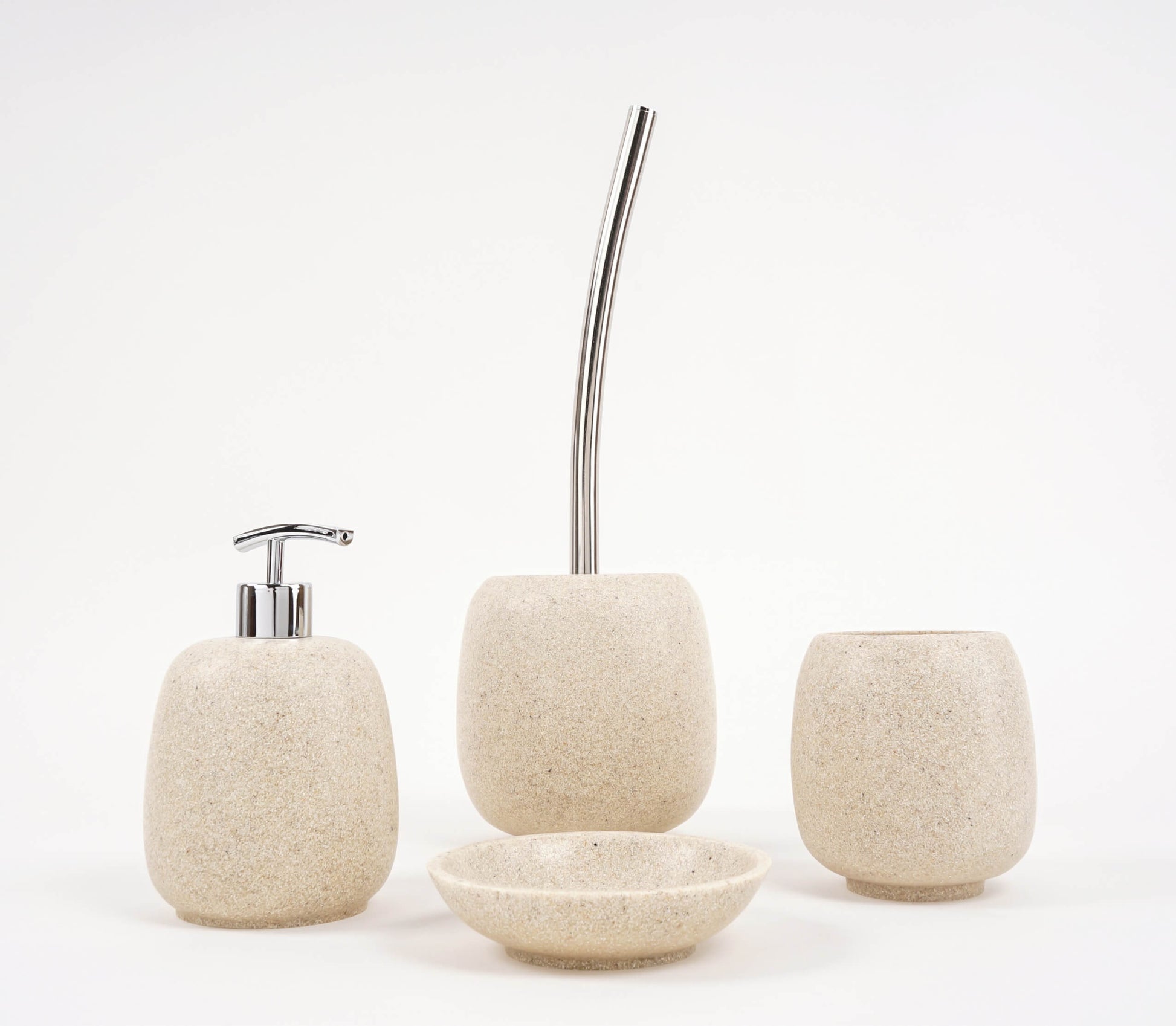 Set 4 pezzi di accessori da appoggio Afra Metaform portasapone porta spazzolini dispenser e scopino in resina color sabbia | Arcshop Set 4 pezzi di accessori da appoggio Afra Metaform portasapone porta spazzolini dispenser e scopino in resina color sabbia | Arcshop