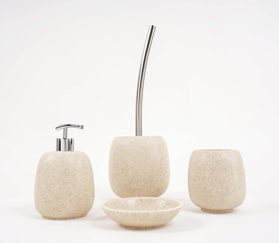 Set 4 pezzi di accessori da appoggio Afra Metaform portasapone porta spazzolini dispenser e scopino in resina color sabbia Arcshop
