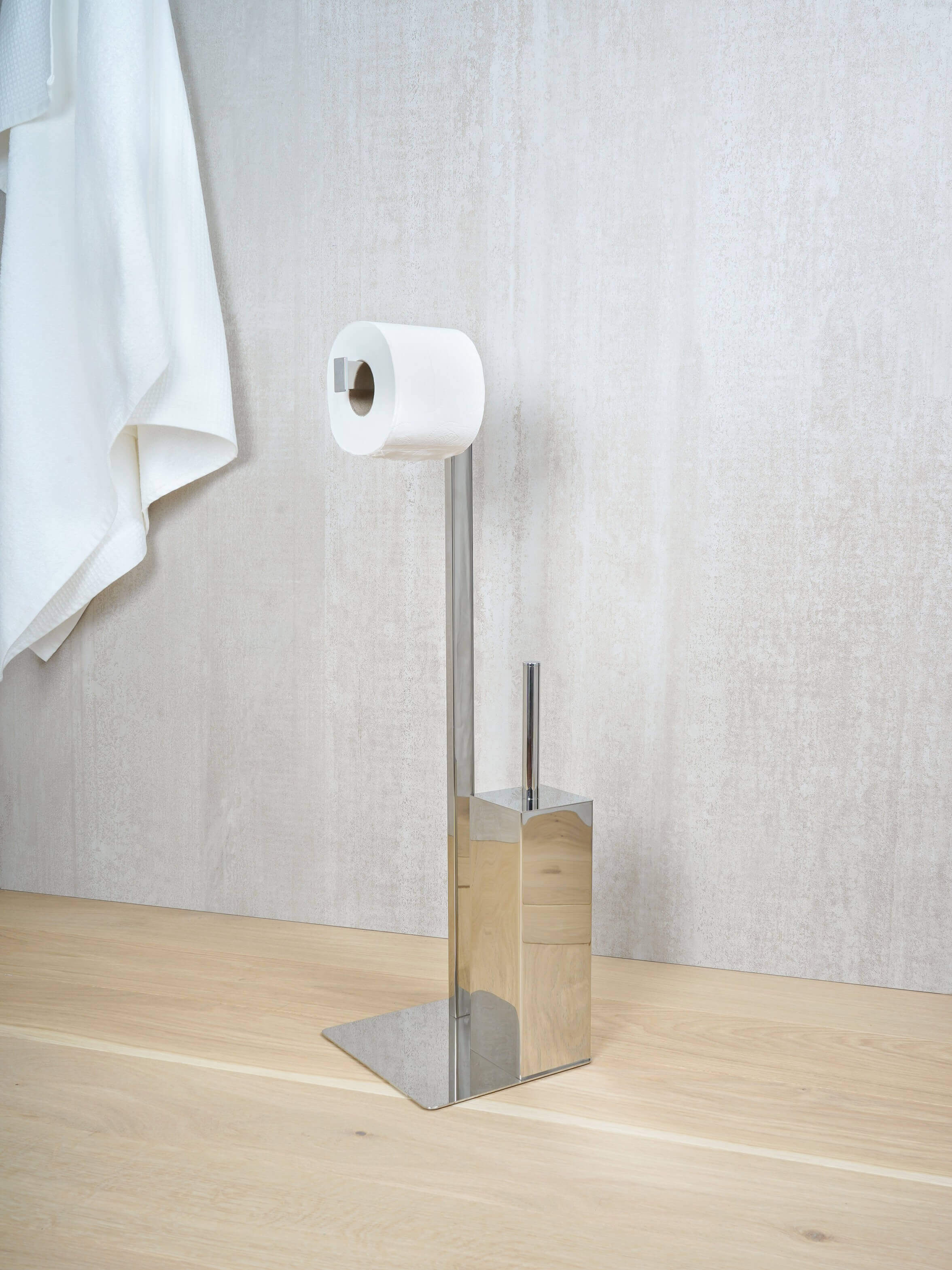 Piantana portarotolo con scopino incluso in acciaio inox 304 Zeus di Metaform Arcshop